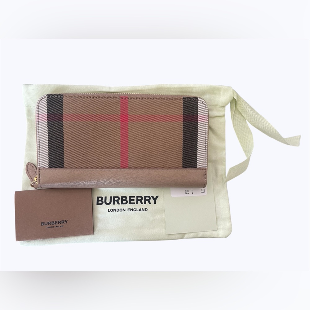 Burberry Nova check Zip Wallet